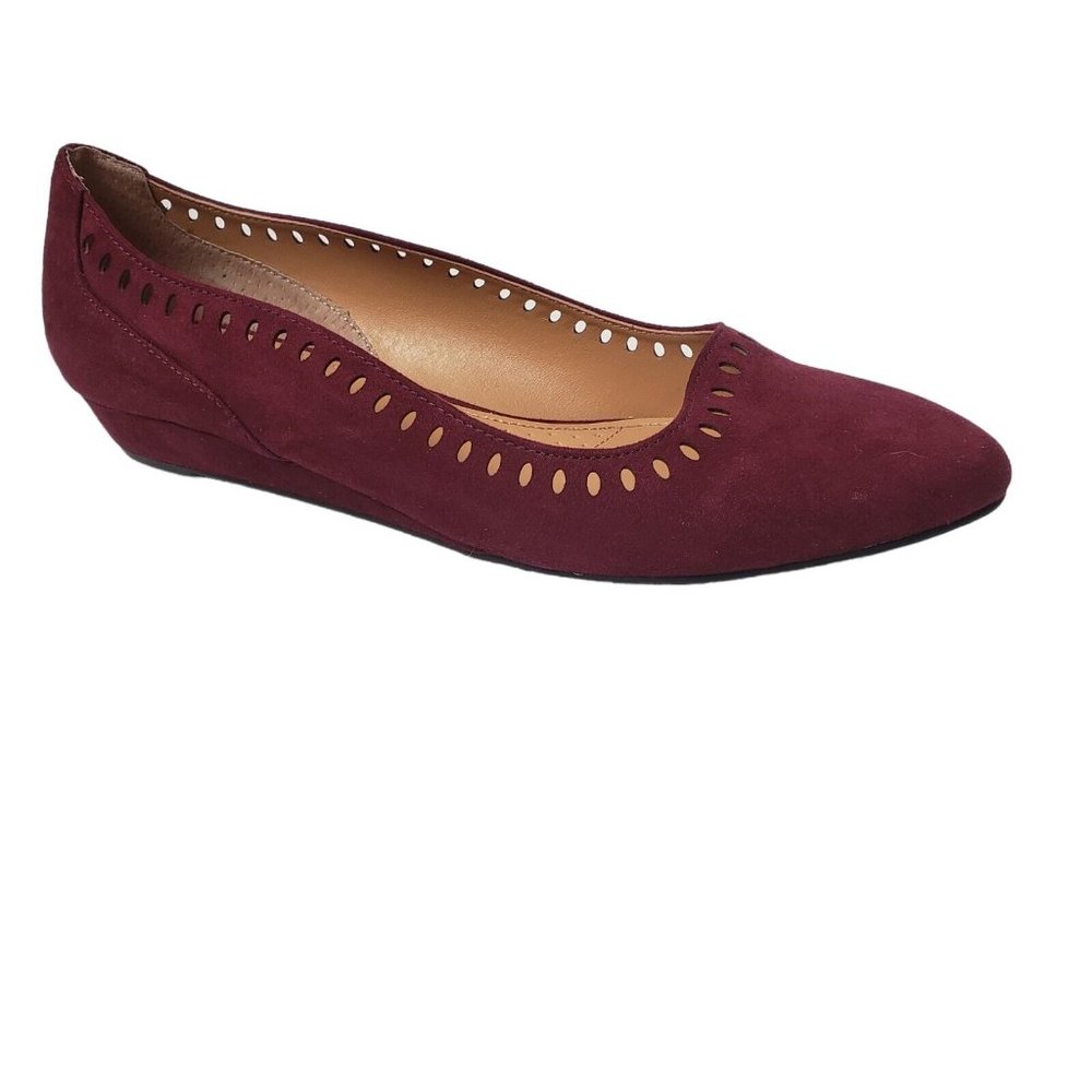 CP Women's Shoes Size 8M Burgundy Faux Suede Pointed Toe Cushioned Slip-On
